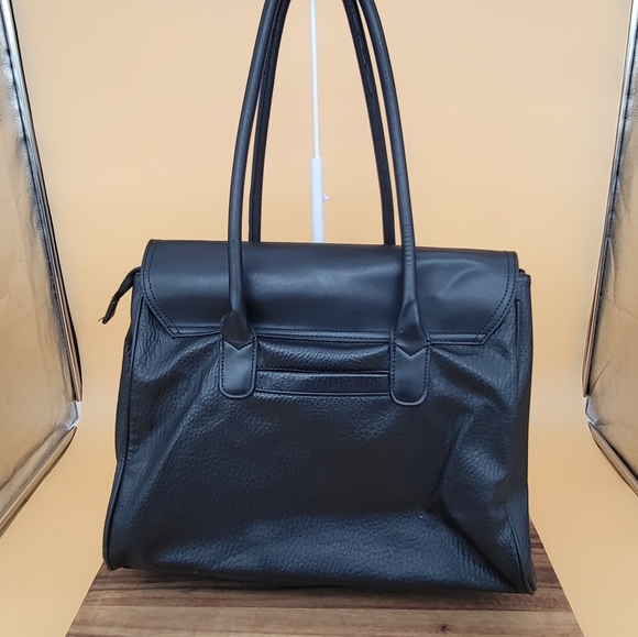 Vera New York Large Black Leather Tote/Handbag with Side Snap & Sig Logo Lining - Picture 3 of 13